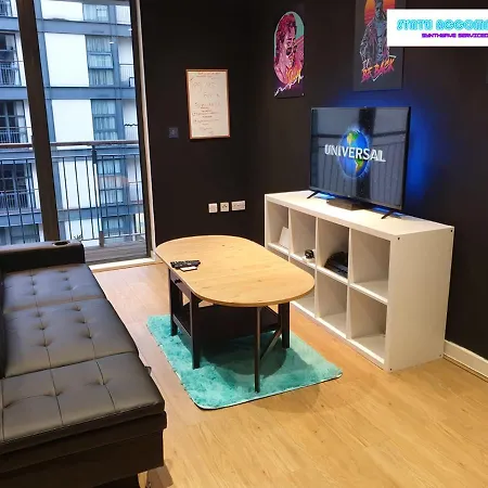 80S Retro 1 Bedroom Serviced Apartment Canary Wharf Perfect For Corporate Business Families & Leisure Guests